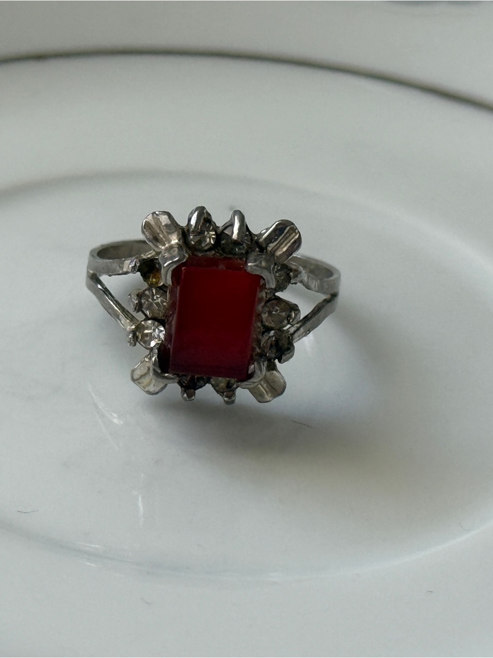 Vintage 925 Sterling Silver Ring Size 6.5 garnet stone with CZ